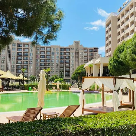 Royal - Modern & Private In Center Sunny 4* サニービーチ