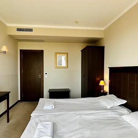 Royal - Modern & Private In Center Sunny Apartmanhotel