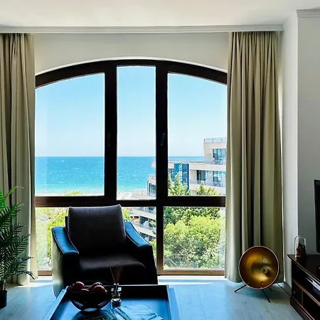 아파트호텔 Royal - Modern & Private In Center Sunny 4*