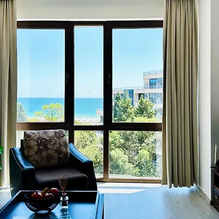 Royal - Modern & Private In Center Sunny サニービーチ