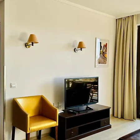 アパートホテル Royal - Modern & Private In Center Sunny サニービーチ