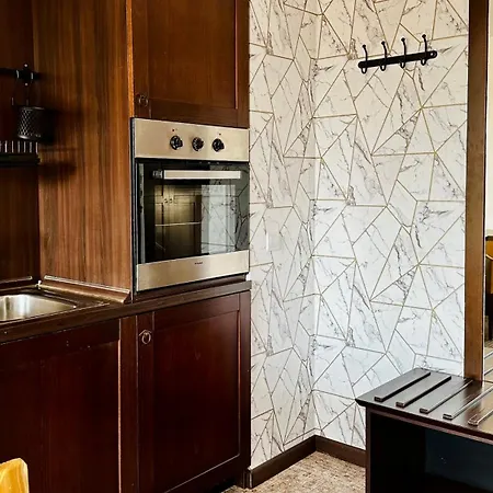 Royal - Modern & Private In Center Sunny 아파트호텔 써니비치