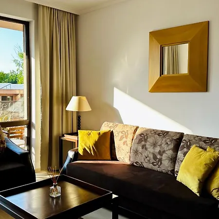 Royal - Modern & Private In Center Sunny Apartmanhotel