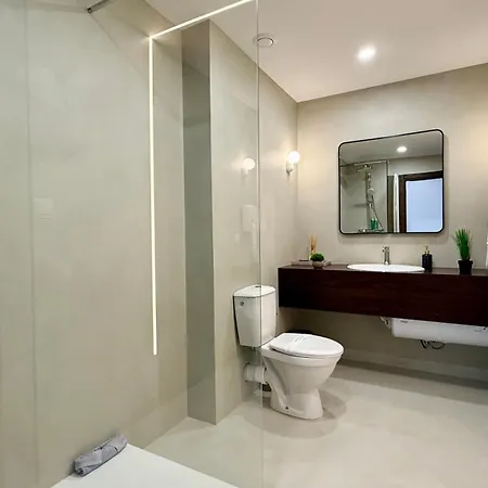 アパートホテル Royal - Modern & Private In Center Sunny 4*