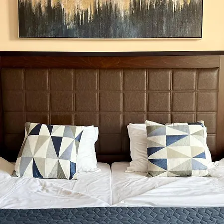 Royal - Modern & Private In Center Sunny Apartmanhotel