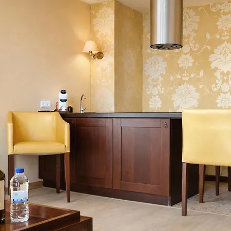 Royal - Modern & Private In Center Sunny 4*