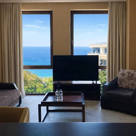 Royal - Modern & Private In Center Sunny アパートホテル サニービーチ
