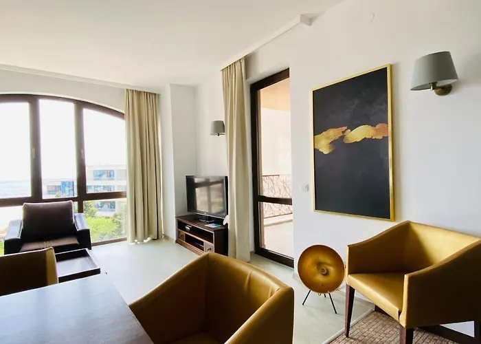 Royal - Modern & Private In Center Sunny Slantschew brjag