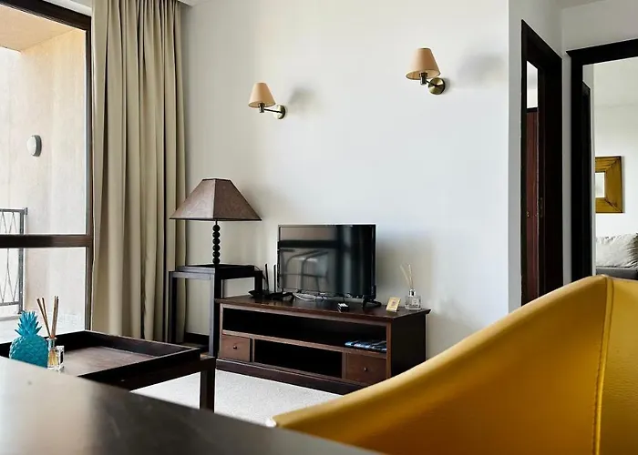 Royal - Modern & Private In Center Sunny Slantschew brjag