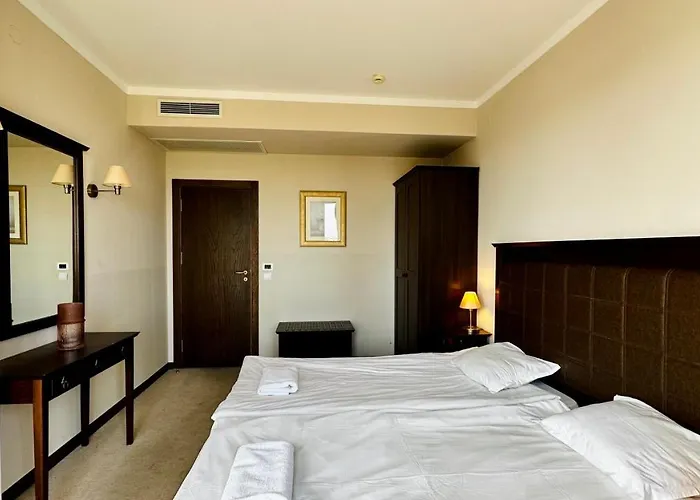 Royal - Modern & Private In Center Sunny Aparthotel