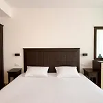 شقة فندقية Royal - Modern & Private In Center Sunny ساني بيتش