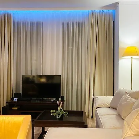 Royal - Modern & Private In Center Sunny Apart Otel *