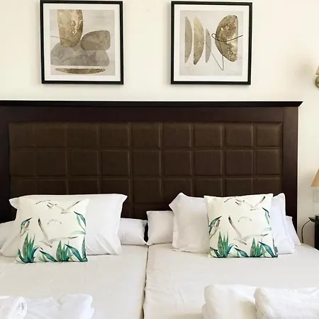 Royal - Modern & Private In Center Sunny Apart Otel