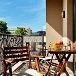 Apartahotel Royal - Modern & Private In Center Sunny 4*