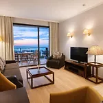 Royal - Modern & Private In Center Sunny Apartahotel 4*
