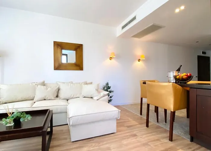 Апартхотел Royal - Modern & Private In Center Sunny