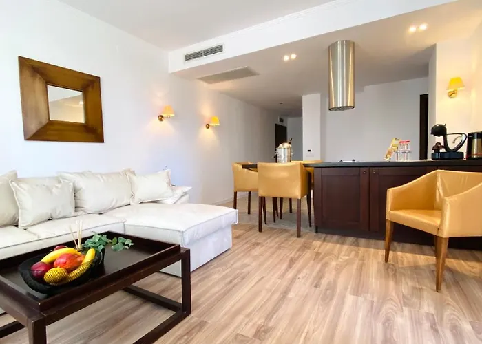 Royal - Modern & Private In Center Sunny 4* Слънчев бряг