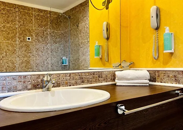 Апартхотел Royal - Modern & Private In Center Sunny 4*