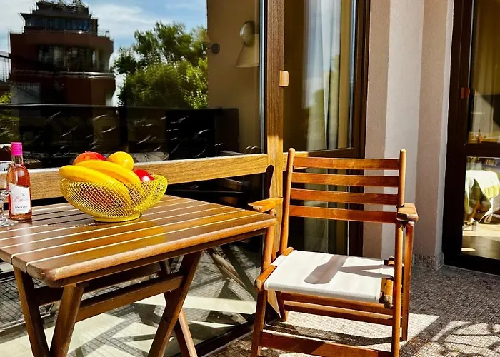 Royal - Modern & Private In Center Sunny Апартхотел