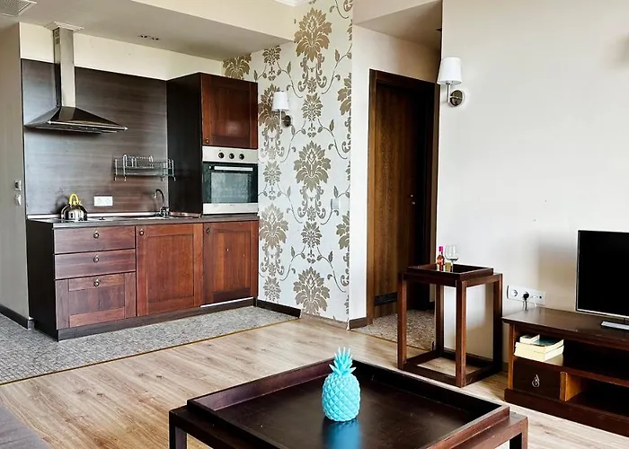 Апартхотел Royal - Modern & Private In Center Sunny 4*