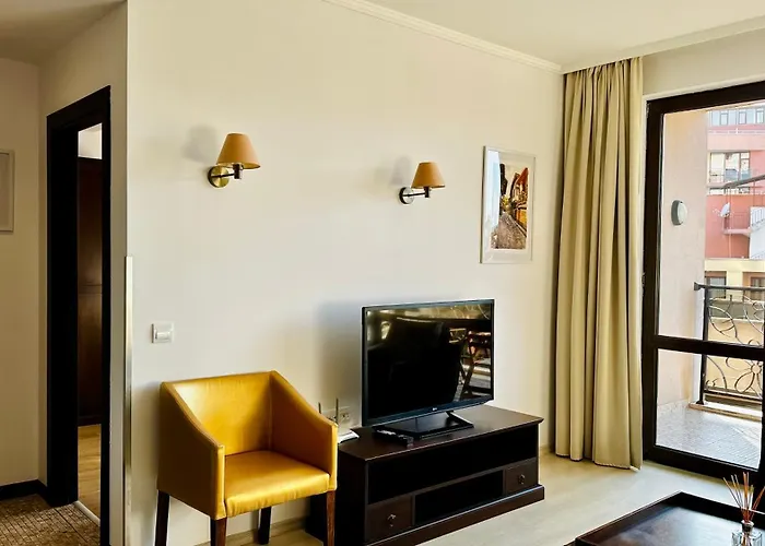 Апартхотел Royal - Modern & Private In Center Sunny Слънчев бряг