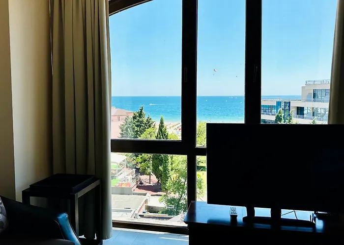 Royal - Modern & Private In Center Sunny Слънчев бряг