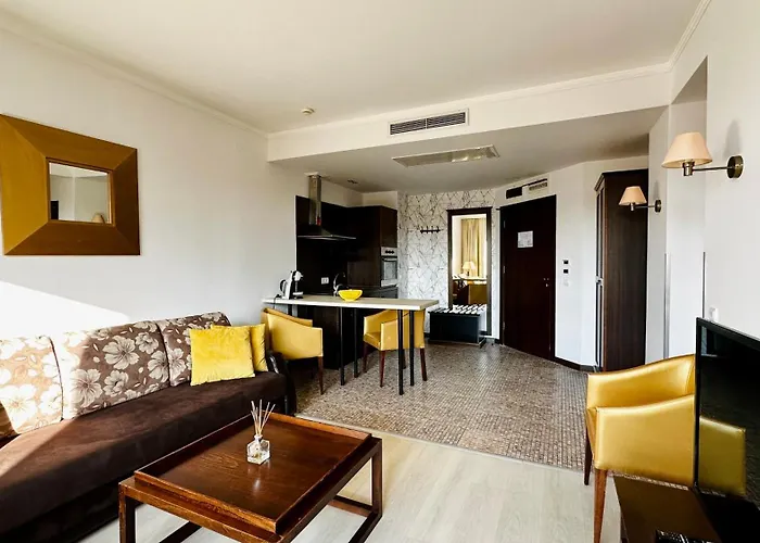 Апартхотел Royal - Modern & Private In Center Sunny