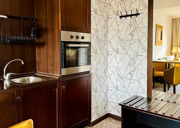 Royal - Modern & Private In Center Sunny Апартхотел Слънчев бряг