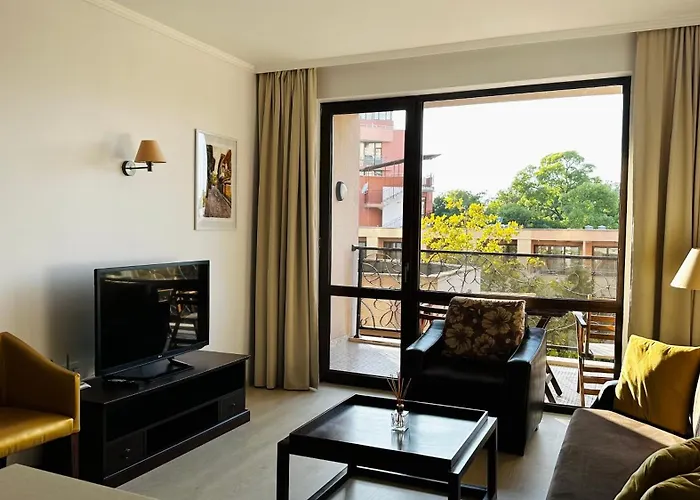 Royal - Modern & Private In Center Sunny Слънчев бряг