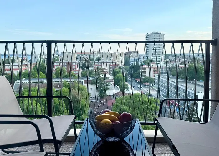 Royal - Modern & Private In Center Sunny Апартхотел 4*